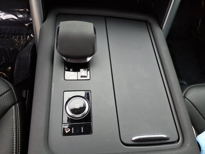 2024 Land Rover Discovery P300 Dynamic SE