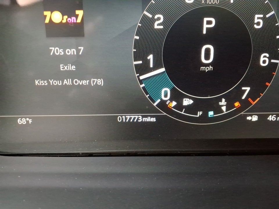 2024 Land Rover Discovery P300 Dynamic SE