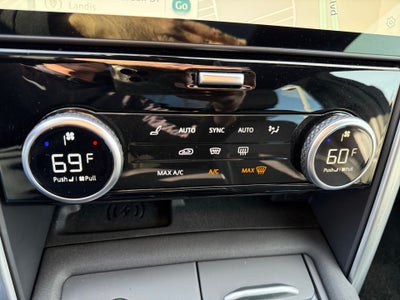 2024 Land Rover Discovery P300 Dynamic SE