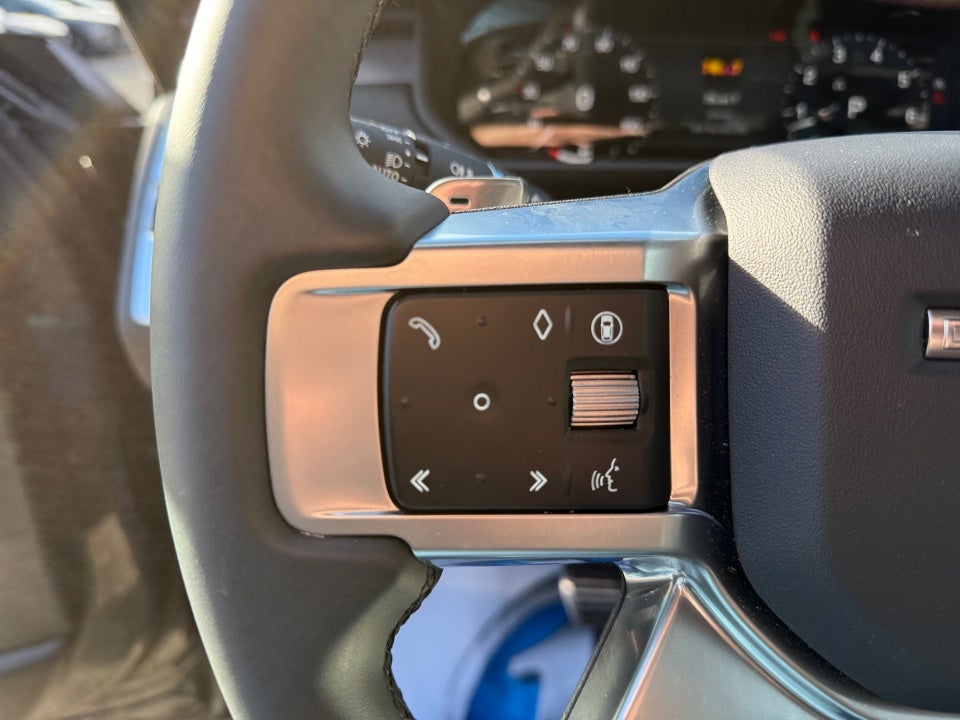 2024 Land Rover Discovery P300 Dynamic SE