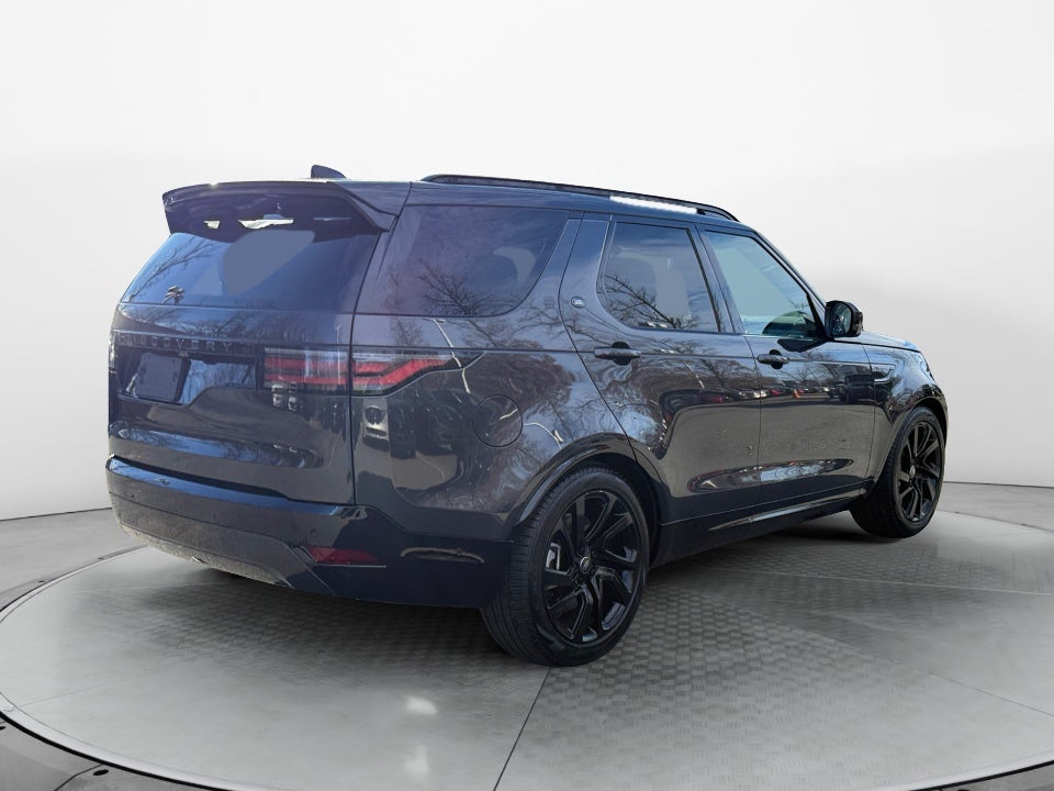 2024 Land Rover Discovery P300 Dynamic SE