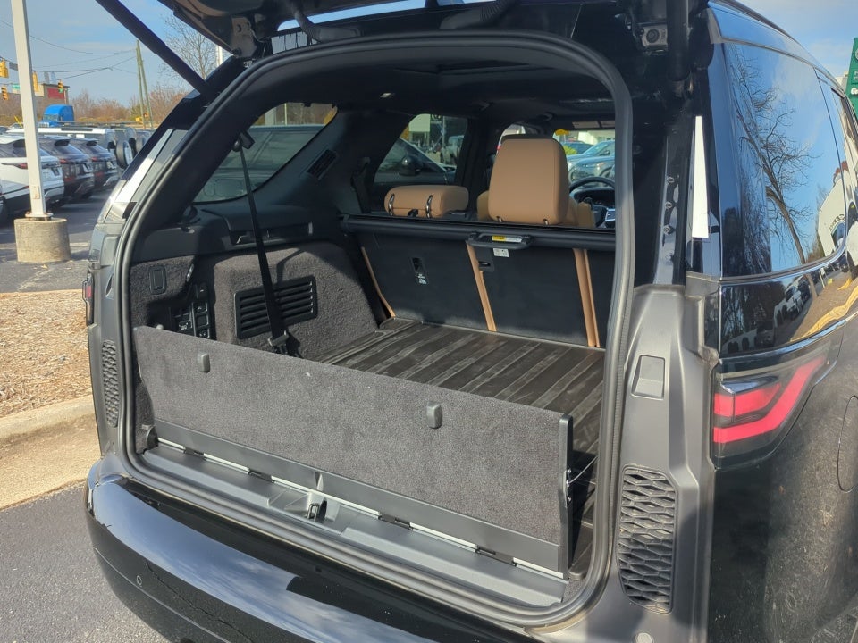 2024 Land Rover Discovery P360 Dynamic SE