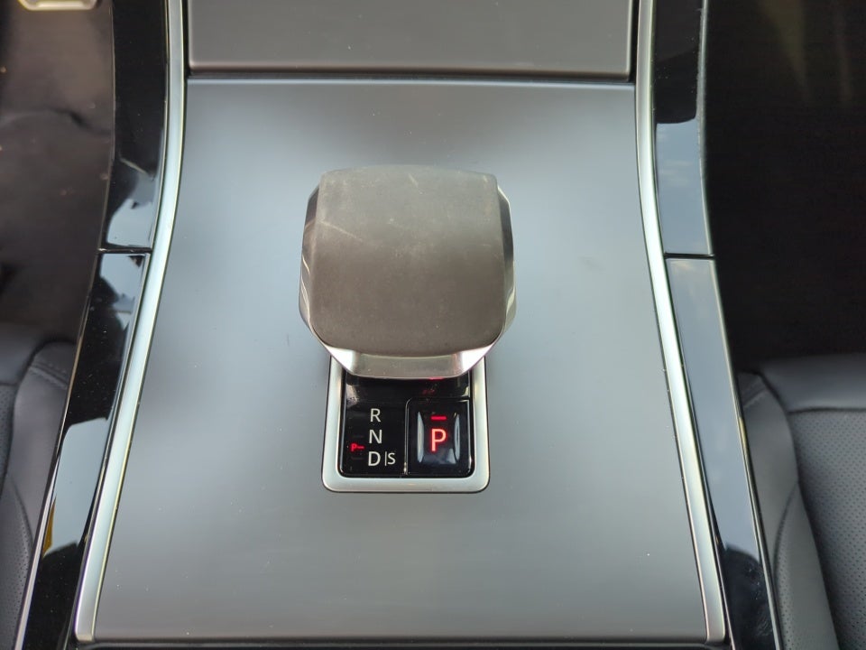 2025 Land Rover Range Rover Velar P250 Dynamic SE