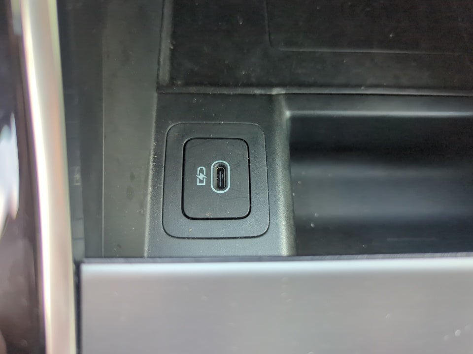 2025 Land Rover Range Rover Velar P250 Dynamic SE