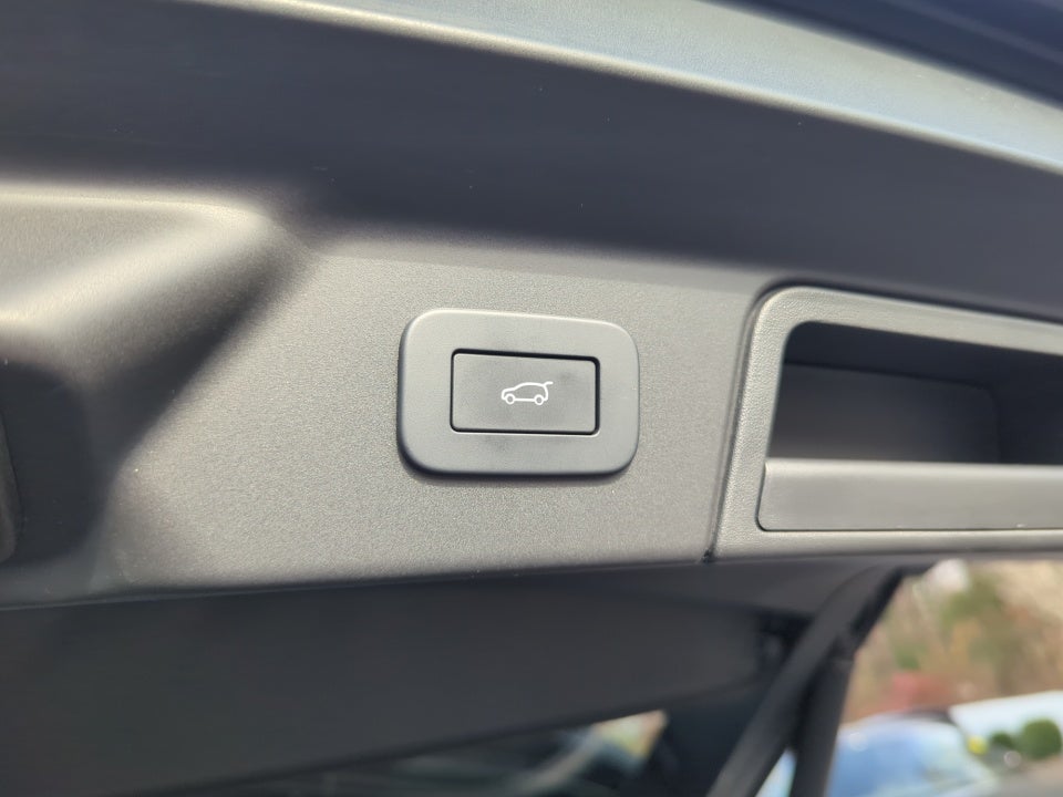 2025 Land Rover Range Rover Velar P250 Dynamic SE