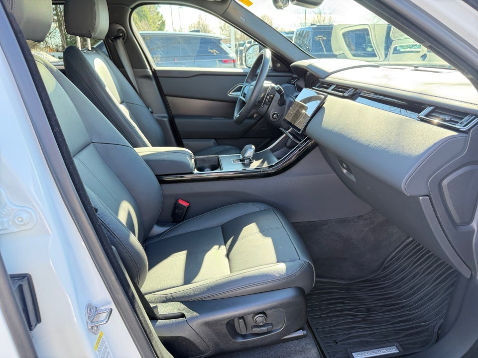 2026 Land Rover Range Rover Velar P250 Dynamic SE