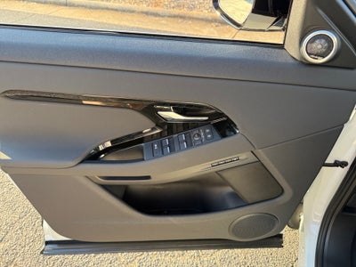 2026 Land Rover Range Rover Evoque Dynamic SE