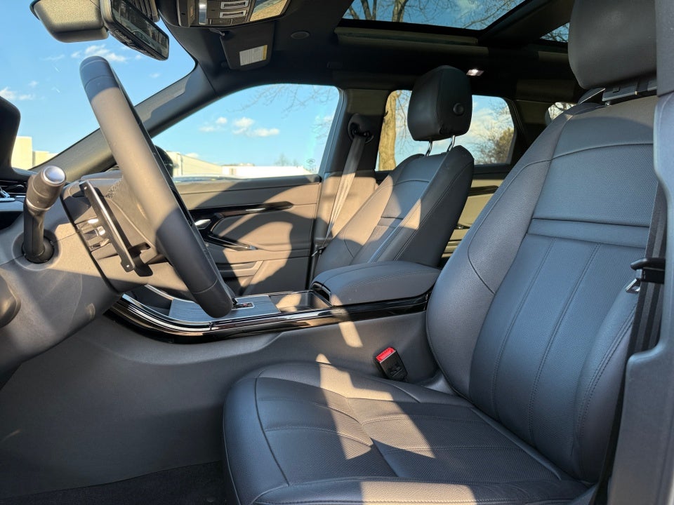 2026 Land Rover Range Rover Evoque Dynamic SE