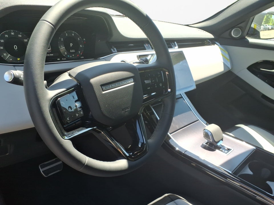 2026 Land Rover Range Rover Evoque Dynamic SE