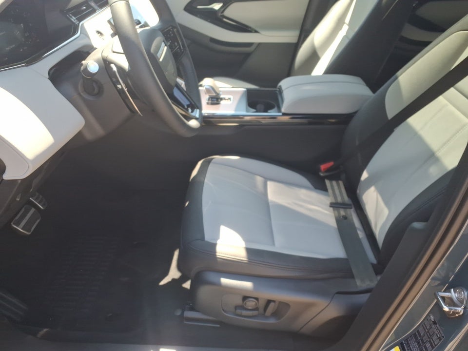 2026 Land Rover Range Rover Evoque Dynamic SE