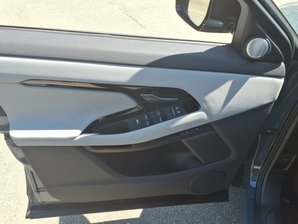 2026 Land Rover Range Rover Evoque Dynamic SE