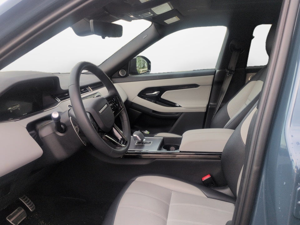 2026 Land Rover Range Rover Evoque Dynamic SE