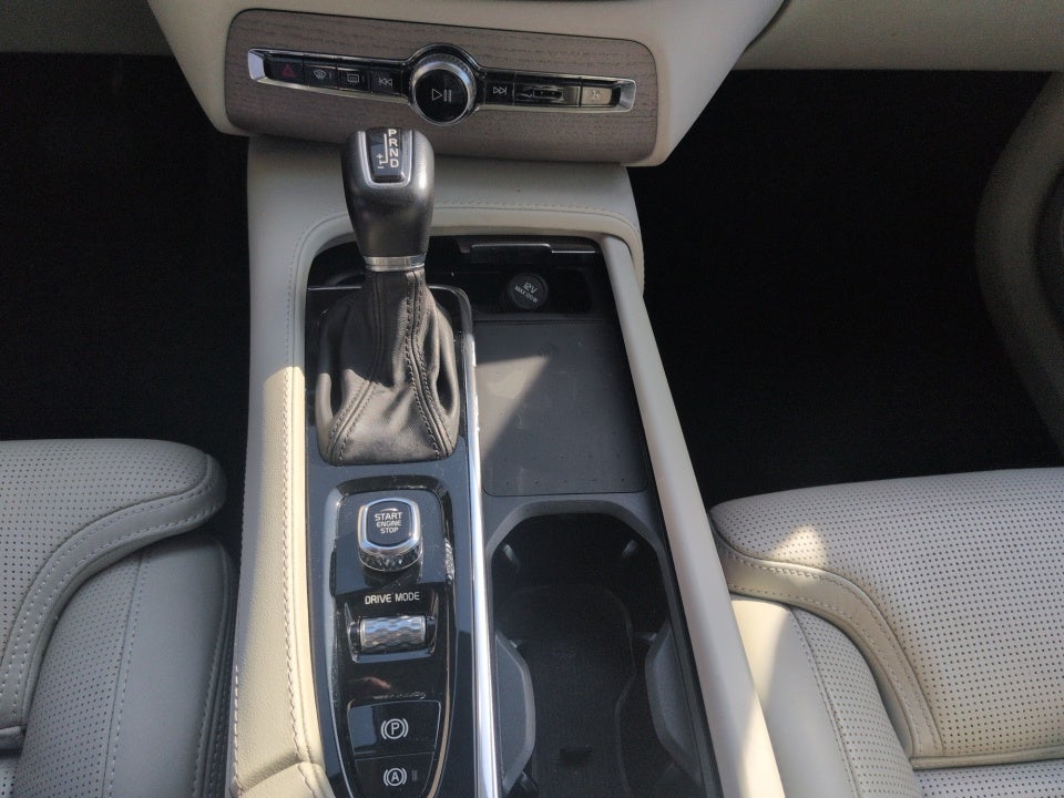 2021 Volvo XC90 T6 Inscription 7 Passenger