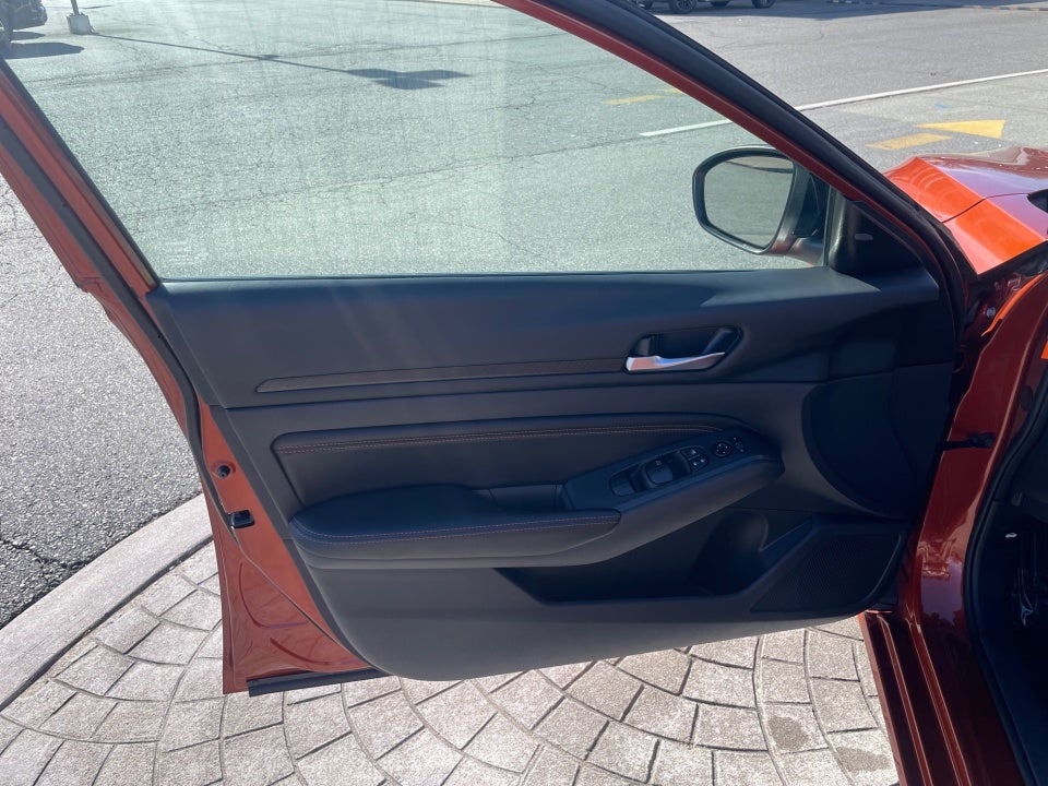 2022 Nissan Altima SR FWD