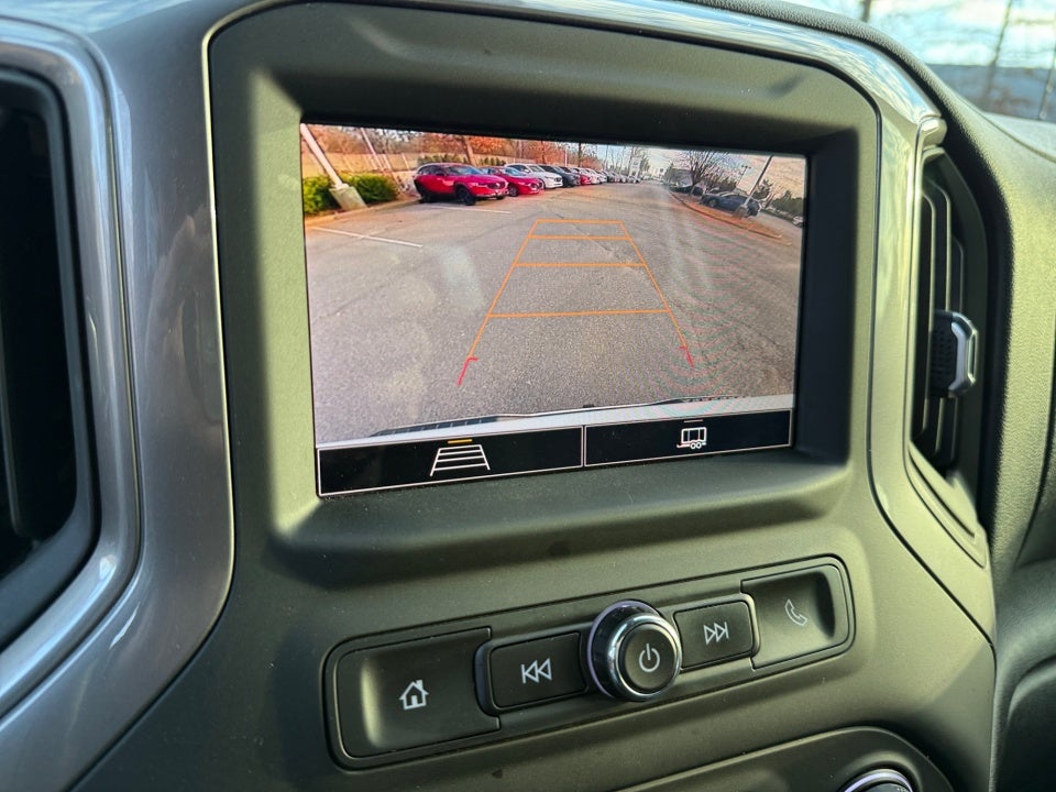 2022 Chevrolet Silverado 1500 4WD Crew Cab Short Bed Custom