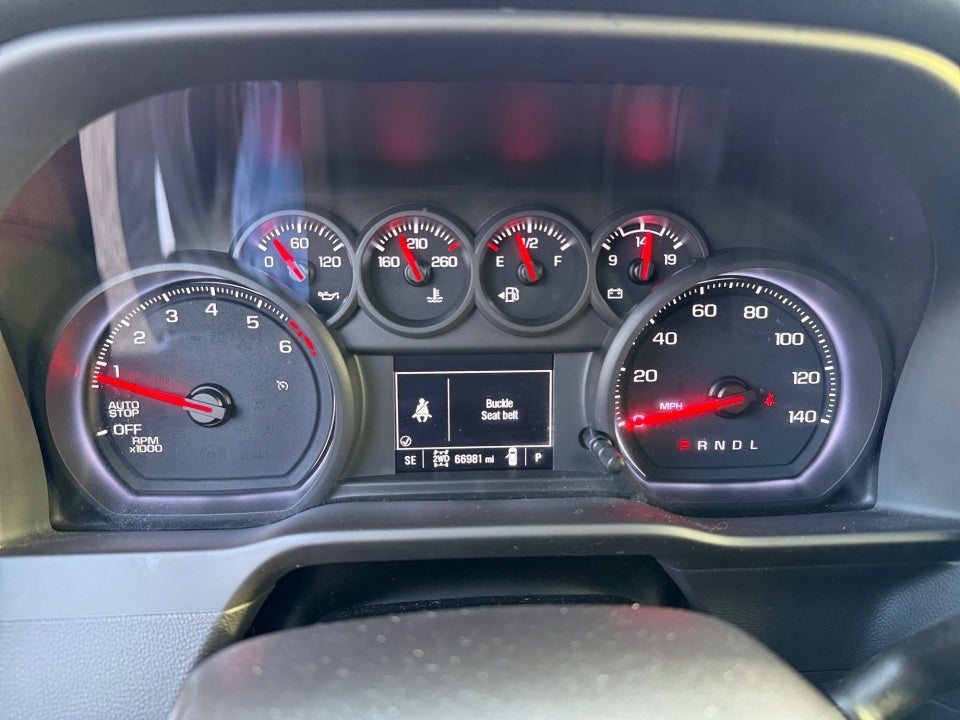 2022 Chevrolet Silverado 1500 4WD Crew Cab Short Bed Custom