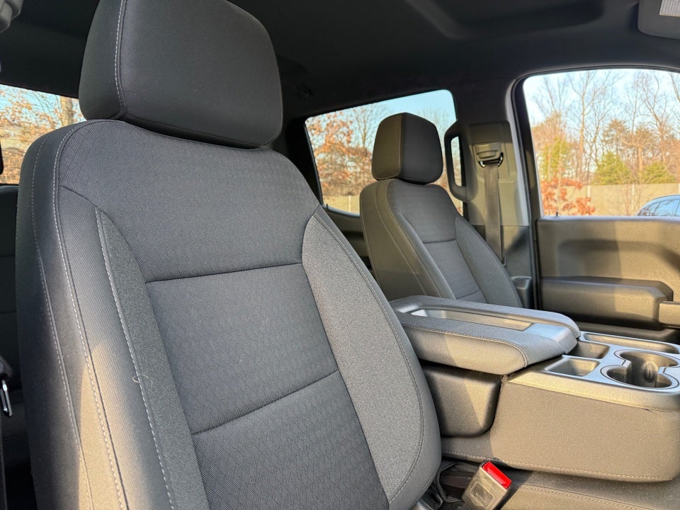 2022 Chevrolet Silverado 1500 4WD Crew Cab Short Bed Custom