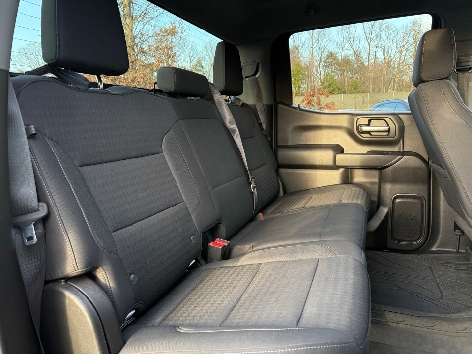 2022 Chevrolet Silverado 1500 4WD Crew Cab Short Bed Custom