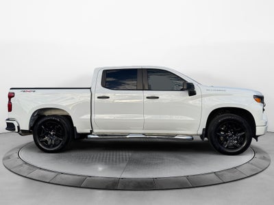2022 Chevrolet Silverado 1500 4WD Crew Cab Short Bed Custom