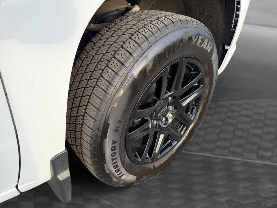 2022 Chevrolet Silverado 1500 4WD Crew Cab Short Bed Custom