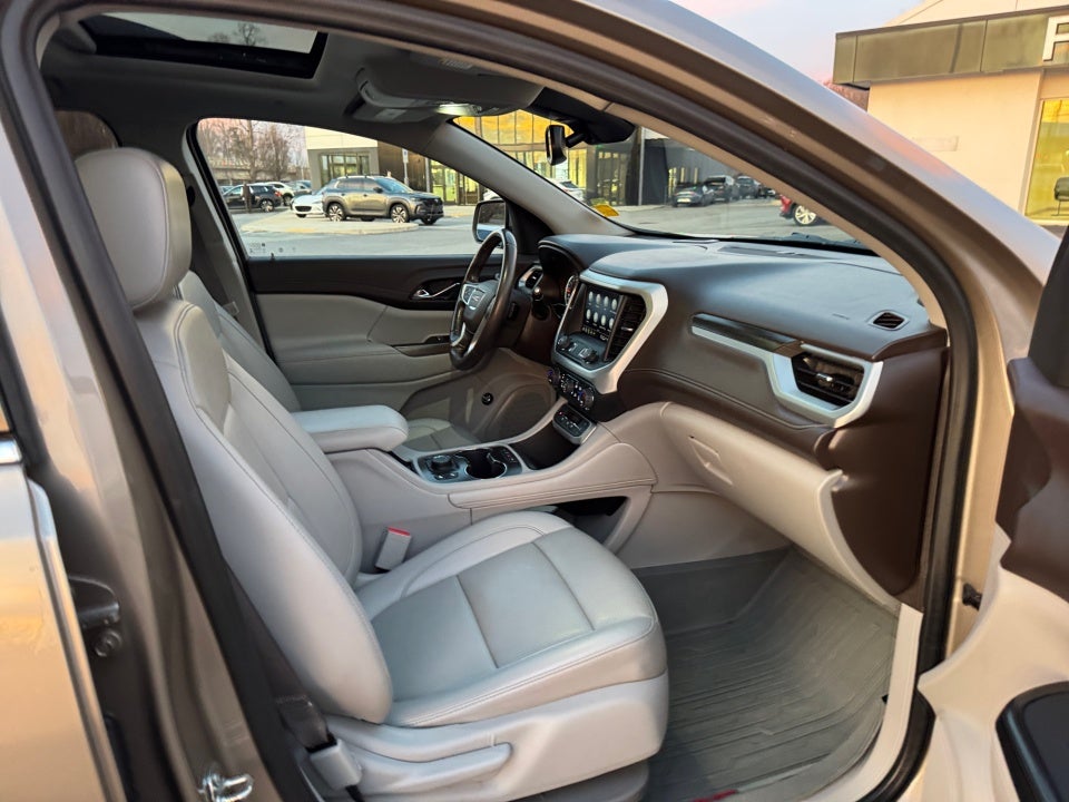 2022 GMC Acadia FWD SLT