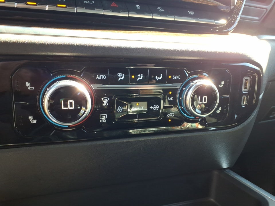 2022 GMC Sierra 1500 4WD Crew Cab Short Box Elevation