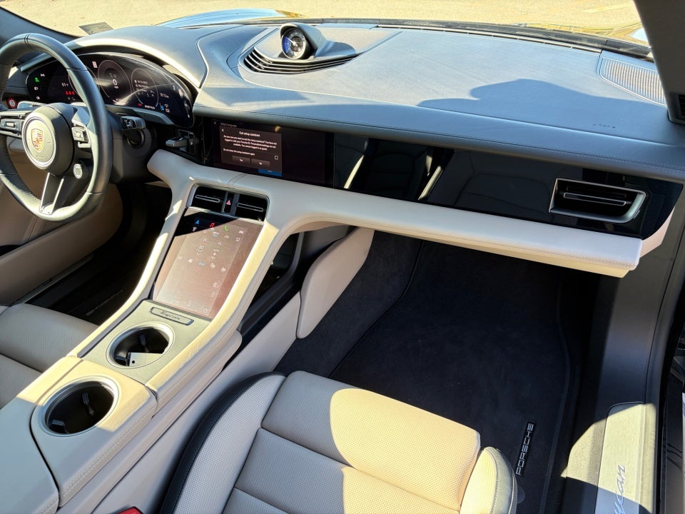 2025 Porsche Taycan 4