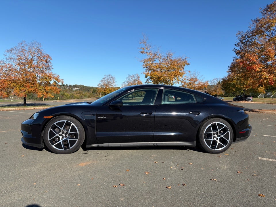 2025 Porsche Taycan 4