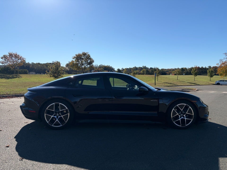 2025 Porsche Taycan 4