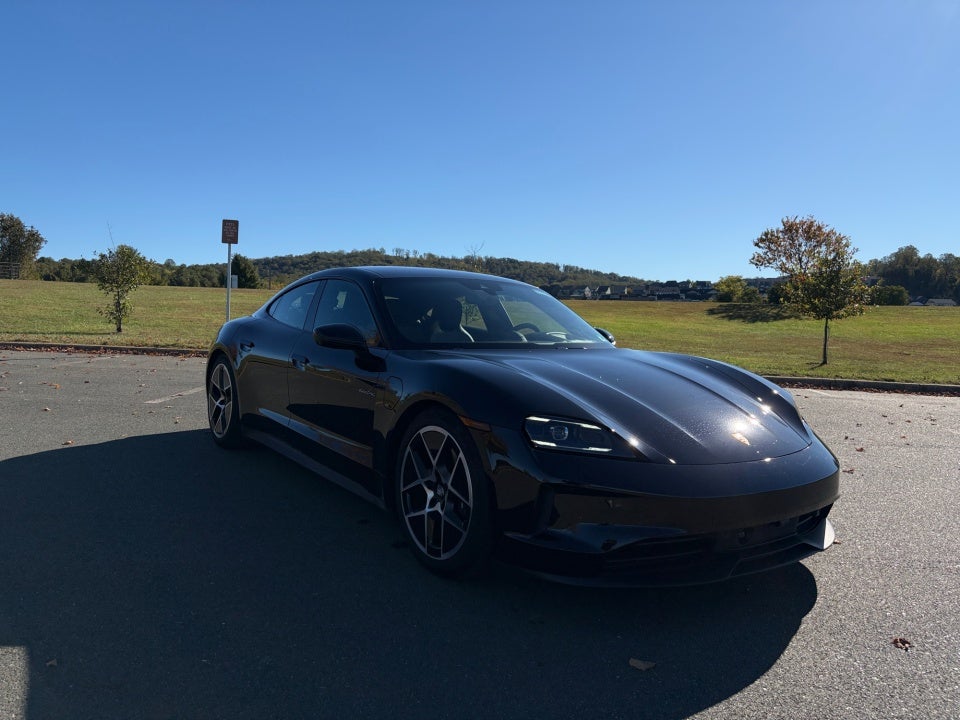 2025 Porsche Taycan 4
