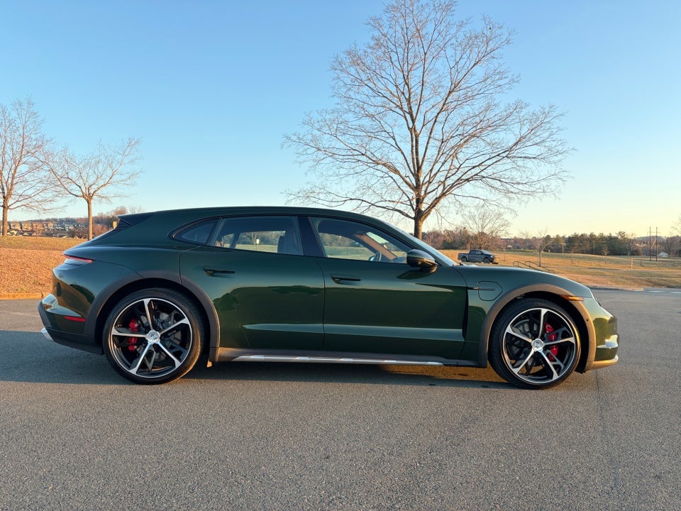 2025 Porsche Taycan Cross Turismo 4S