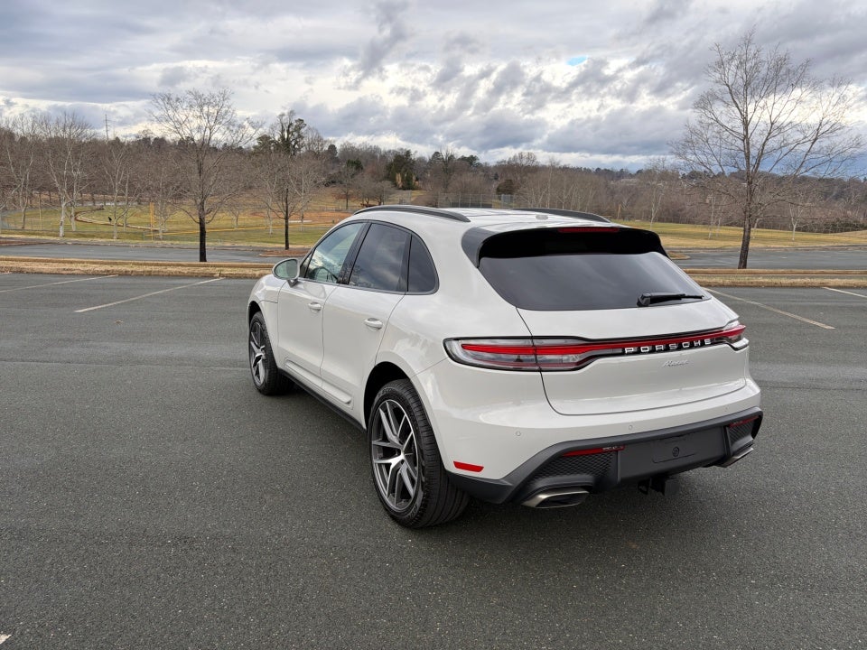 2026 Porsche Macan Base
