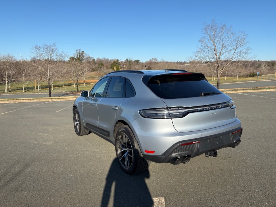 2025 Porsche Macan Base