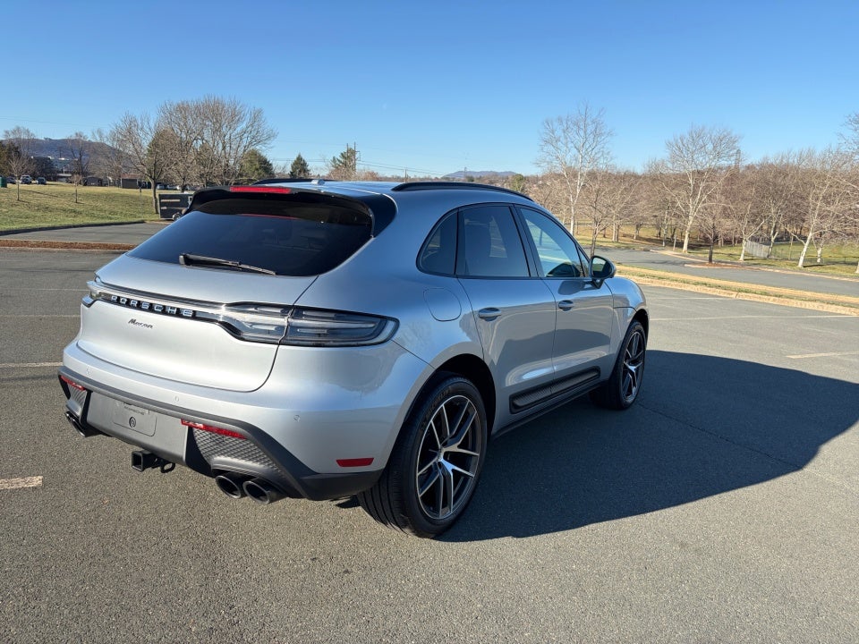2025 Porsche Macan Base