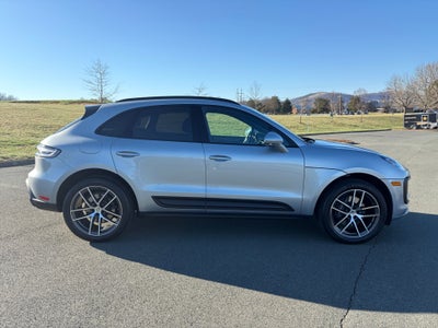 2025 Porsche Macan Base