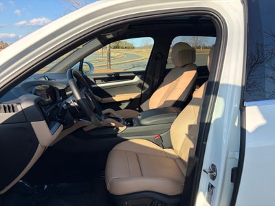 2025 Porsche Cayenne Base