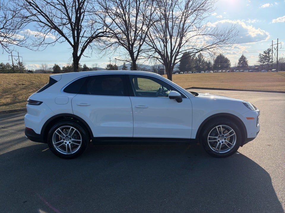 2025 Porsche Cayenne Base