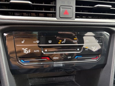 2025 Volkswagen Taos 1.5T SE Black