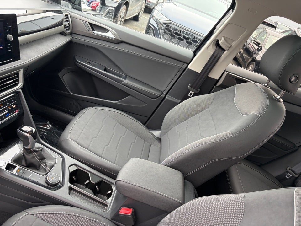 2025 Volkswagen Taos 1.5T SE Black