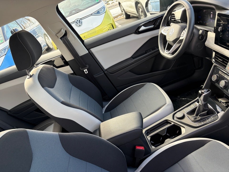 2025 Volkswagen Taos 1.5T S