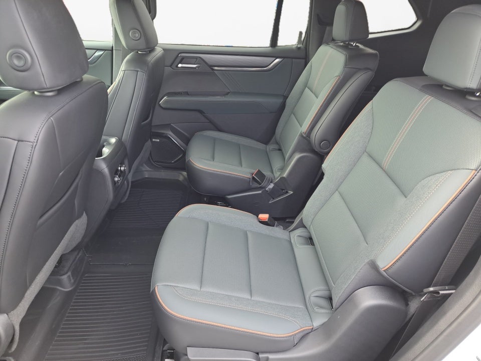 2025 GMC Acadia AWD AT4