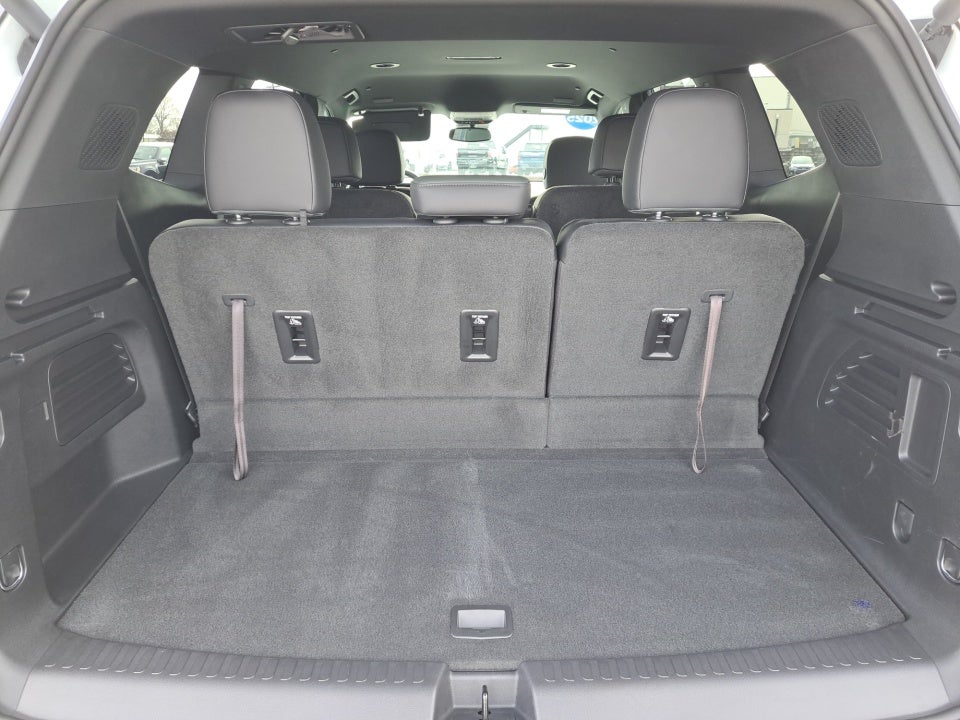 2025 GMC Acadia AWD AT4