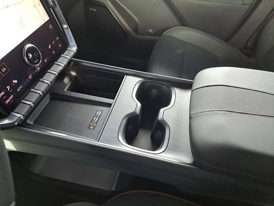 2025 GMC Acadia AWD AT4