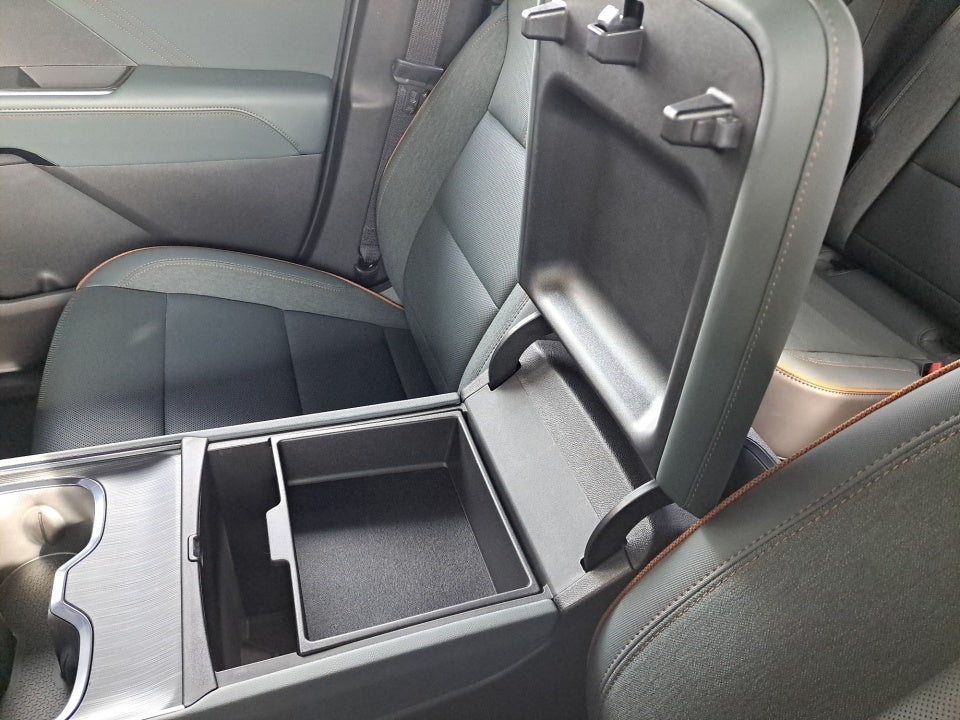 2025 GMC Acadia AWD AT4