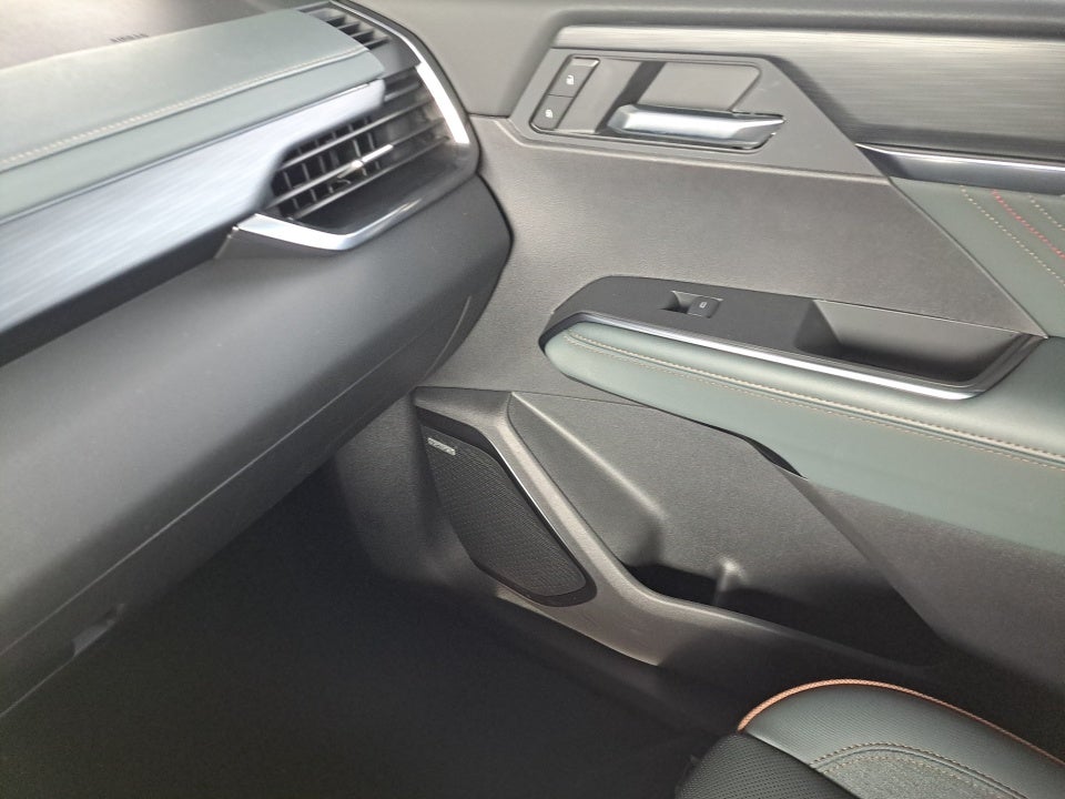 2025 GMC Acadia AWD AT4