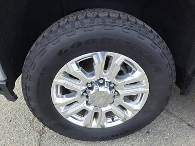 2022 GMC Sierra 2500HD 4WD Crew Cab Standard Bed Denali