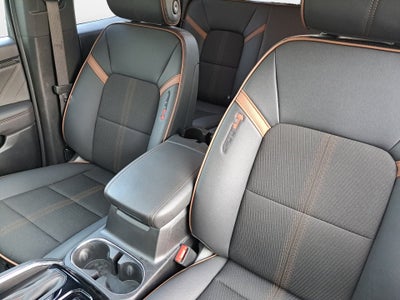 2025 GMC Canyon 4WD AT4