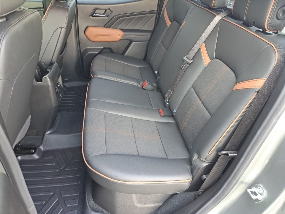 2025 GMC Canyon 4WD AT4