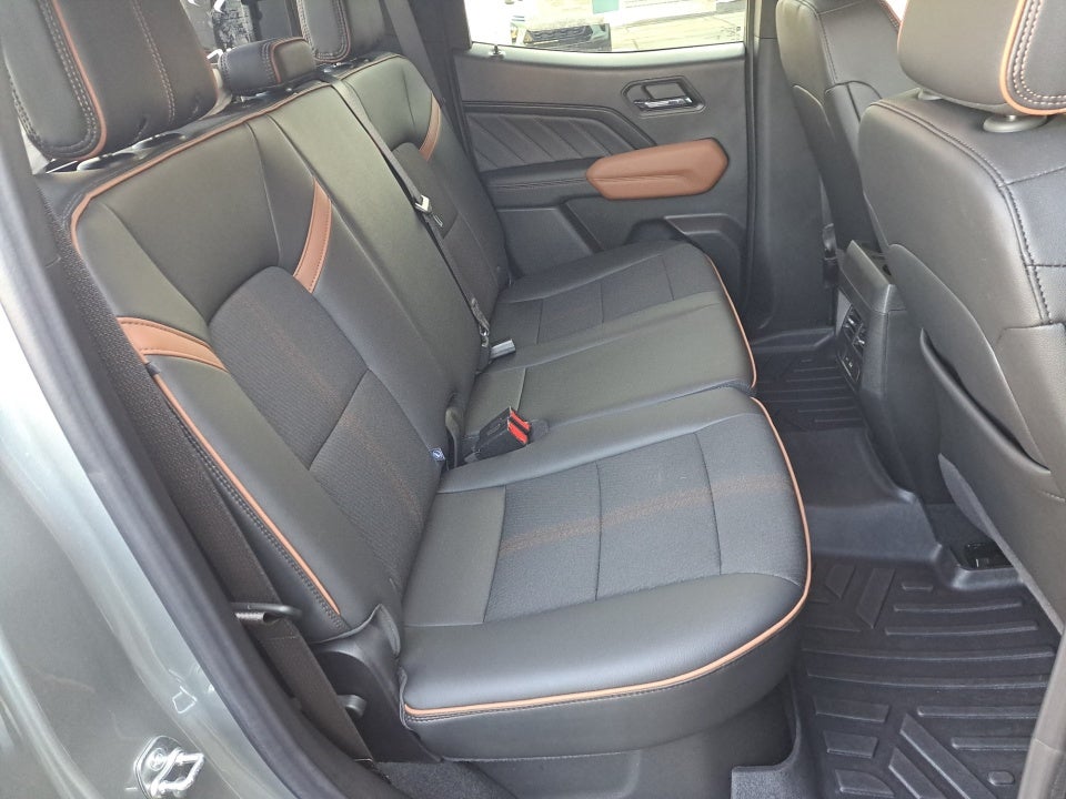 2025 GMC Canyon 4WD AT4