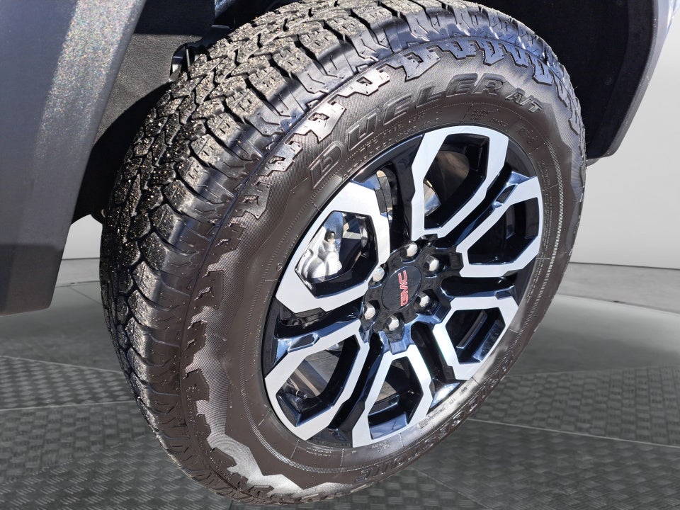 2025 GMC Canyon 4WD AT4